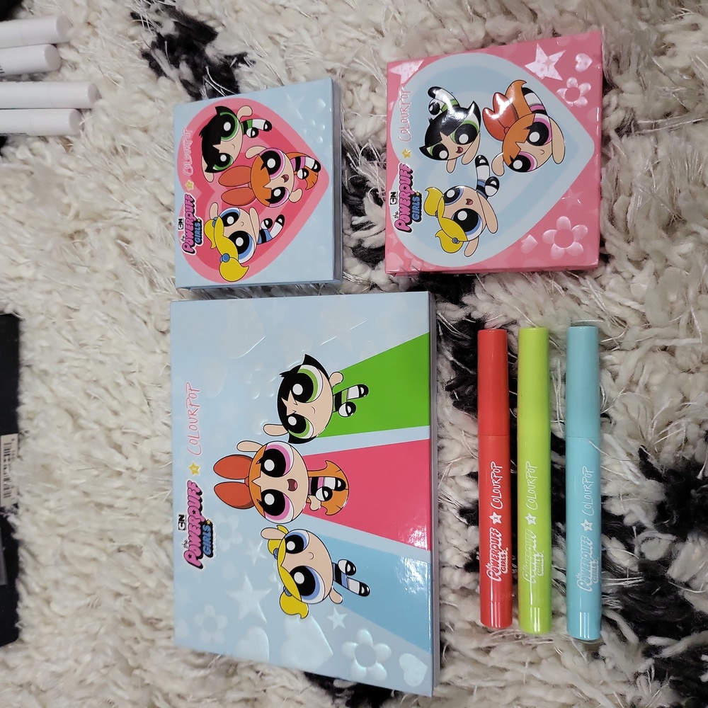 colourpop cartoon network the powerpuff girls set